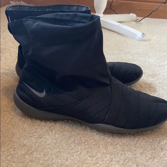 moon boot shoes nike
